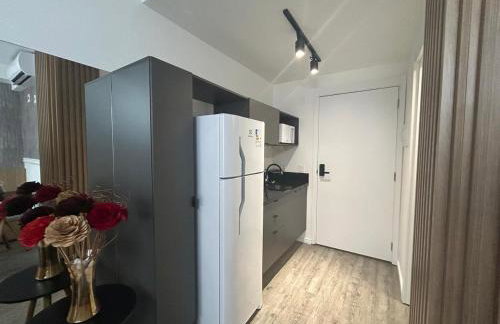 Skyline Porto Alegre - Onde o Conforto Encontra a Localização Perfeita no coração de um bairro nobre de Porto Alegre com Acesso fácil aos melhores restaurantes lojas e atrações - Foto 10