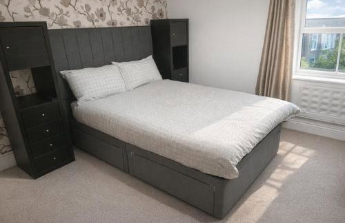 2 Bed Flat - Close to airport & station - Foto 7