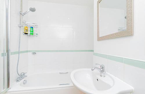 Contractors 4 Beds 2 BathroomsTown Centre Parking - Foto 24