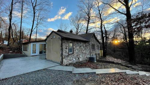 Entire Mountain Cottage Near Scenic Hiking Trails - Foto 3