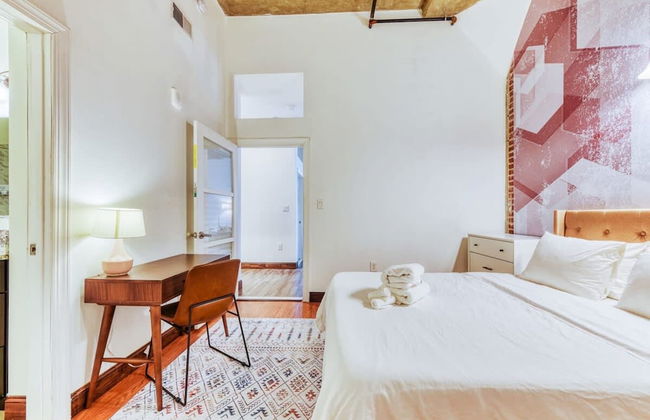 Sosuite 2BR Apt w W/d, Gym, On-site Restaurant - Photo 18