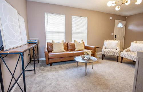 LUX - Downtown Oasis - Pool Table! Free Parking! - Foto 31