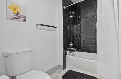 Cozy Urban Getaway - Free Parking, Gym, Stadium - Foto 28