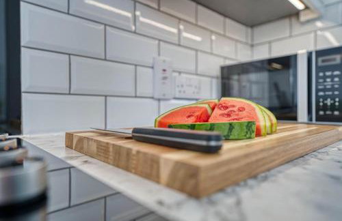 Abbey Court - 2 Bedroom Apartment, Parking, JLR, CVT - Coventry Accommodation LTD - Photo 16