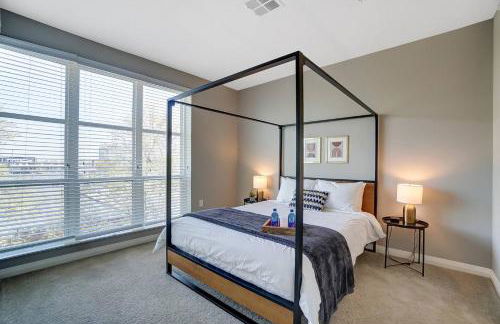 The Urban Oasis Garage Parking Walk-In Shower - Foto 11