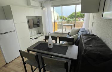 Studio vue port, belle terrasse, piscine - Foto 6