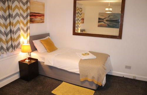 Dove's Place in historic Rochester with Parking - Photo 8