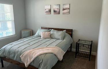 RV Ready 3BR 2BA Home Near Navarre and Destin - Foto 16