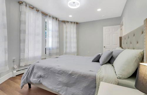 Spacious Central 4BR, Ski & Bike - Photo 8