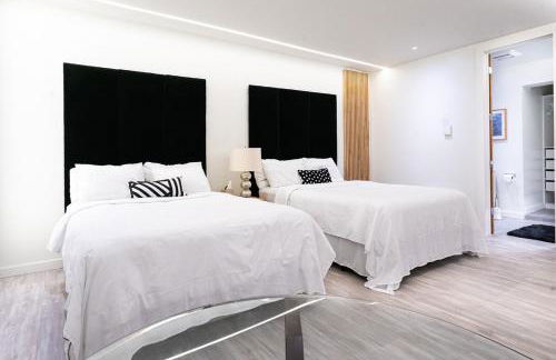 Modern Loft with Park Like Setting View - Foto 14