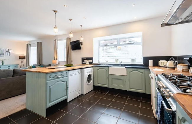 5 Bedrooms/sleeps 10-12/free Wifi & Parking/garden - Foto 13