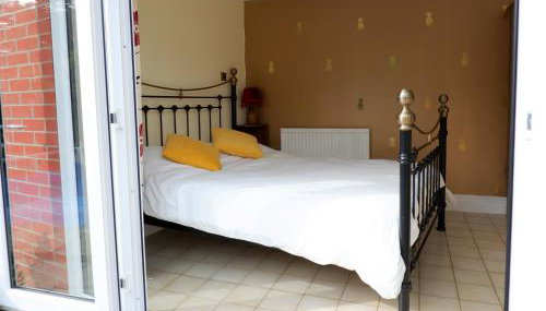 Colchester Sunny Apartment with Pool and EV Car Point - Foto 3