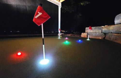 Magazine-Featured Mansion, Golf Green, Casino, etc - Foto 5