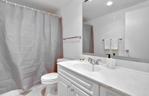 Stylish Apartment Close to National Landing - Photo 29