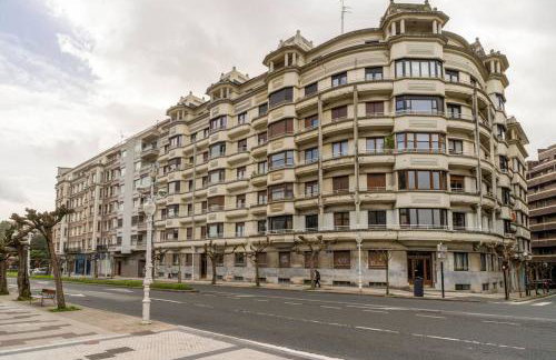 Bright apartment with A/C, parking optional - Foto 18
