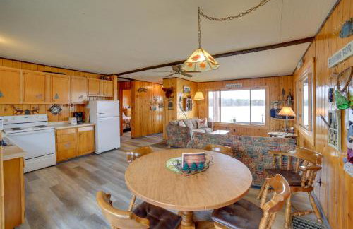 Lakefront Cabin with Private Dock and Beach! - Foto 9