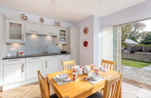 The Poppies - Photo 2