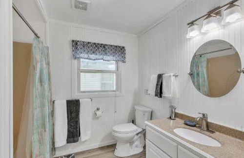 Lovely PET FRIENDLY three bedroom in desirable Urbandale Location! 3 Home by RedAwning - Foto 48