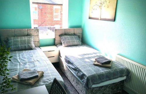 The Manchester Pad - 3BR Entire house with parking - Foto 2