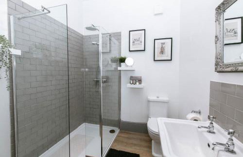 Spacious Apartment, Free Parking, Central Location Near To Uni, Hospital, Town - Foto 27