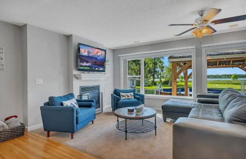 Lake Front Home with Pool and Stunning Views - Foto 20