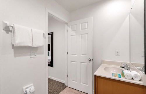 Upstay Spacious 3BR Home w Resort Access - Foto 21