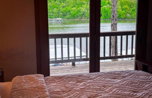 Lakefront Home 4Bed3BathDockFirepitGrill-12PP - Foto 20