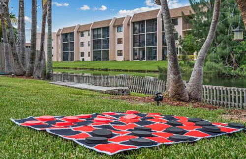 Waterfront Oasis Escape with 7 Seats Hot Tub! - Foto 44