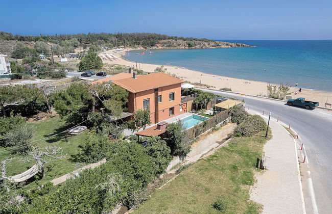 the House by the sea Beach Holiday Villa for Families up 8-9 Persons - Photo 1