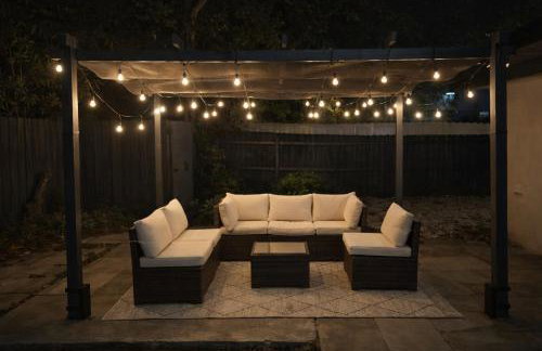 Sunny Oasis Near the Beach with 4BR and 3BA Pool Home - Foto 3