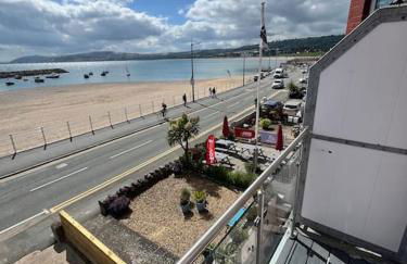 Stunning Sea View Apartment With Balcony & Parking - Foto 1