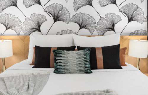 River View High-End Condo with Private Patio and FREE Parking - Foto 22