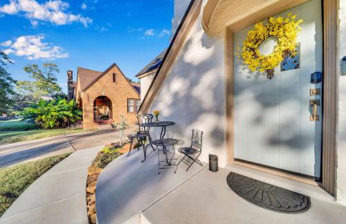 Fully Restored cottage, AMAZING game room, hot tub - Foto 48