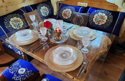 Refugio madera estilo árabe con estatuas, estanques y un pequeño zoo - Foto 14