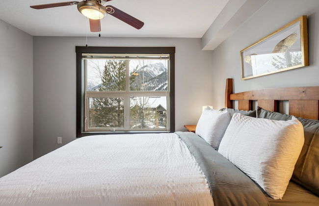 LARGE 3-Br 3-Ba | Ski In/Out | Pool & Hot Tubs | Central Upper Village Location - Photo 7