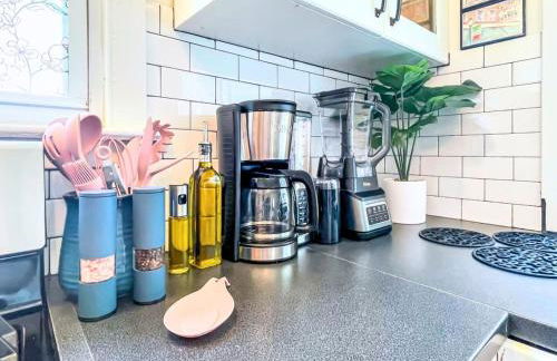 The Jewel of The Cove - Historic Coastal Retreat - Foto 22