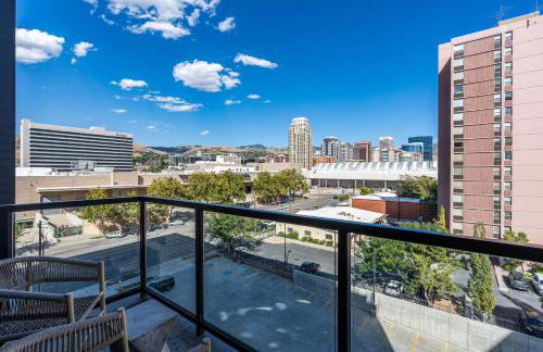 City Views! Luxury King bed gym pool HTub - Foto 4