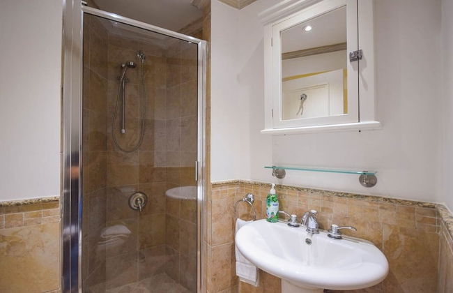 Modern 2-bed Apt Near Beach In St. Lawrence Gap 2 Bedroom Apts by Bluescape - Foto 42