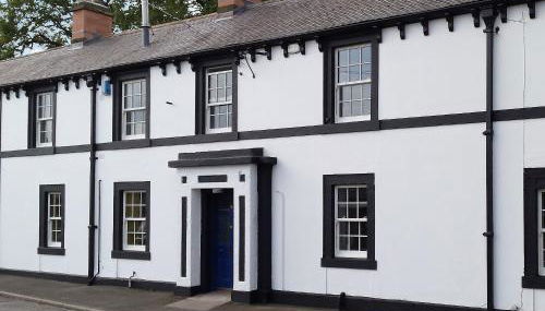 The Moat House - Photo 2