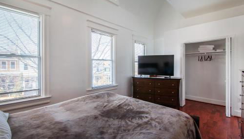 Spacious, Relaxing, 4 Bd 3.5 Ba Home In Petworth! - Foto 3