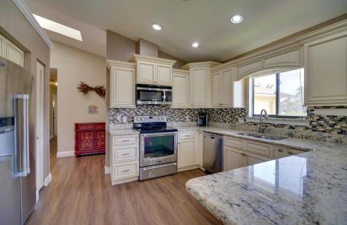 Lakewood Park Retreat on Fairway - 4 Mi to Beach! - Foto 10