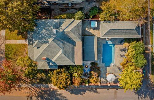 Pool Outdoor TV Fire Pit Game Room - Foto 40