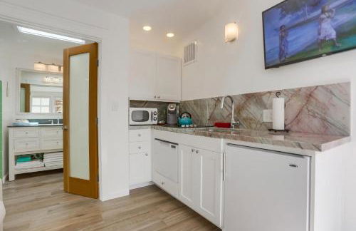 Surf and Sand Beach Bungalow - Foto 10