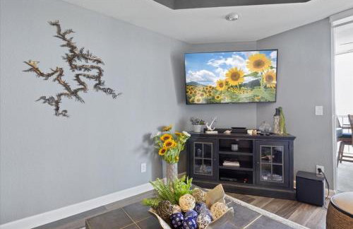 Modern Decor, Views, Grill, Workstation, Boat + 2 PWC Slips & Resort-Style Amenities - Foto 18