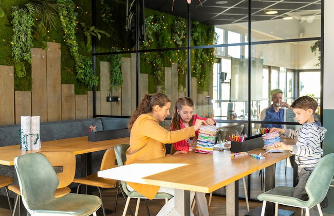 Restyled Bungalow With 2 Bathrooms, Near the Beach - Photo 17