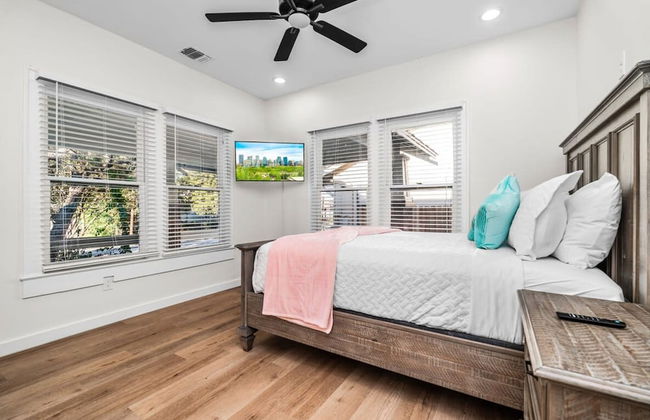 Bold Bright 4BR 3 5full Baths Near Riverwalk Dtown - Foto 14