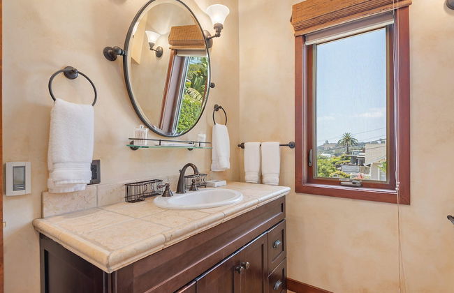 Blue Ocean View Retreat - Minutes to Beach - Foto 10