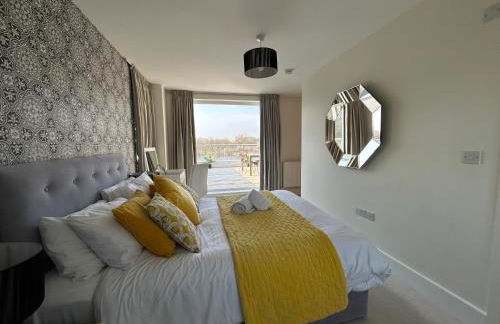 HM112 Penthouse Apartment with Lake View & free Spa Access- Lower Mill Estate Cotswolds - Foto 11