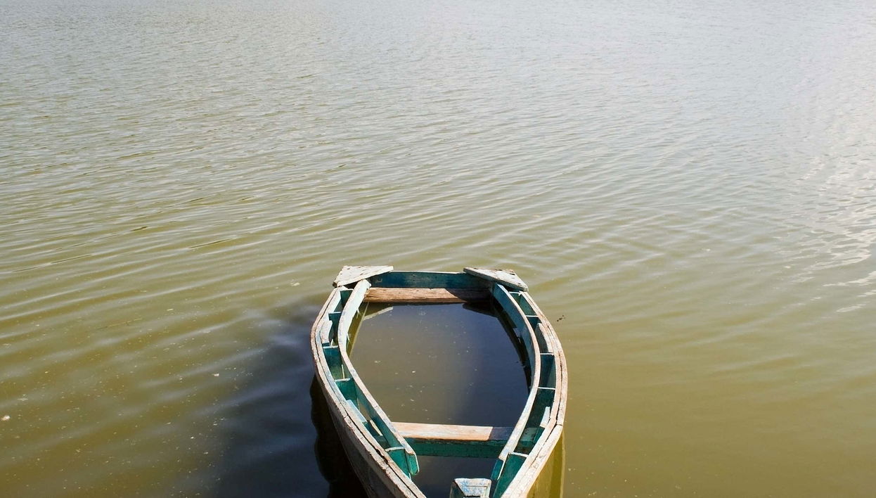 Tour de canoa pelo lago Duluti