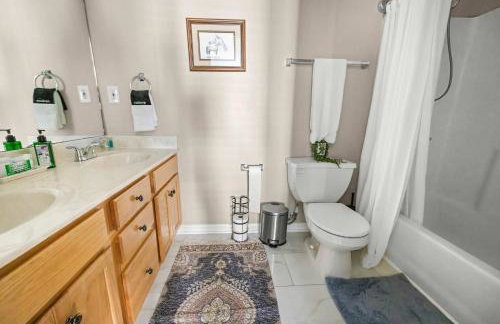 Stylish City Condo Near Top Restos & Nightlife - Foto 31